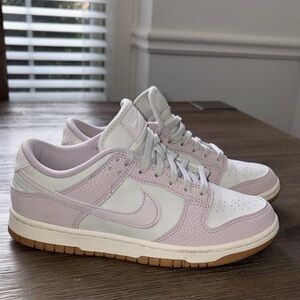 Nike Women's Light purple and White Sneakers